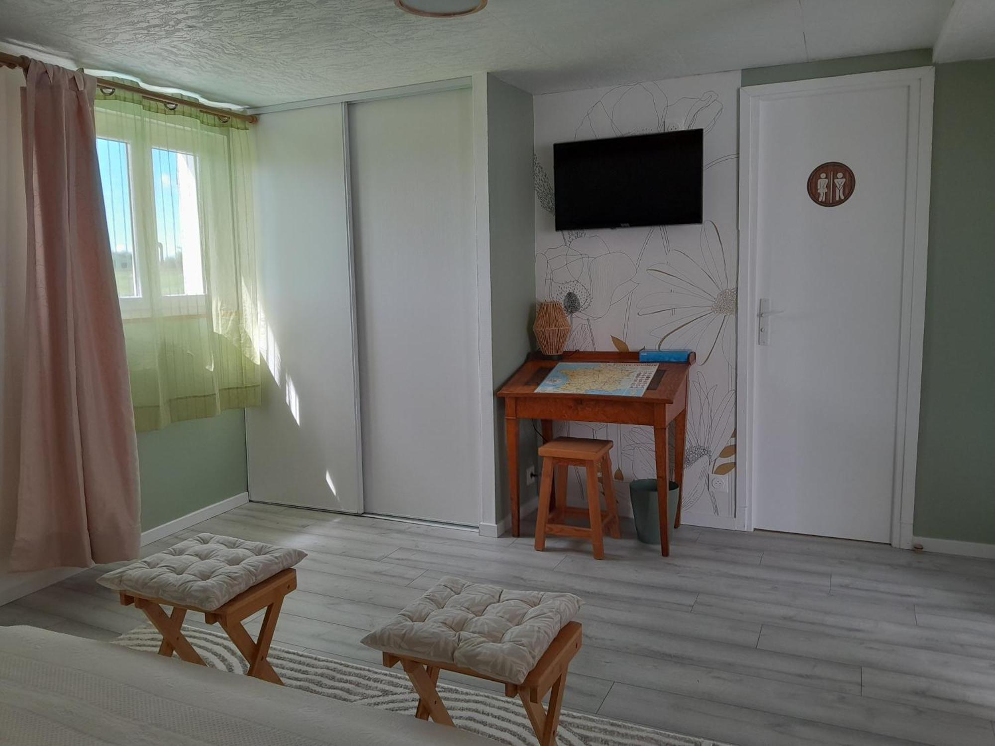 Chambres D Hotes Au P'Tit Bonheur Campagnard Jarnosse 객실 사진